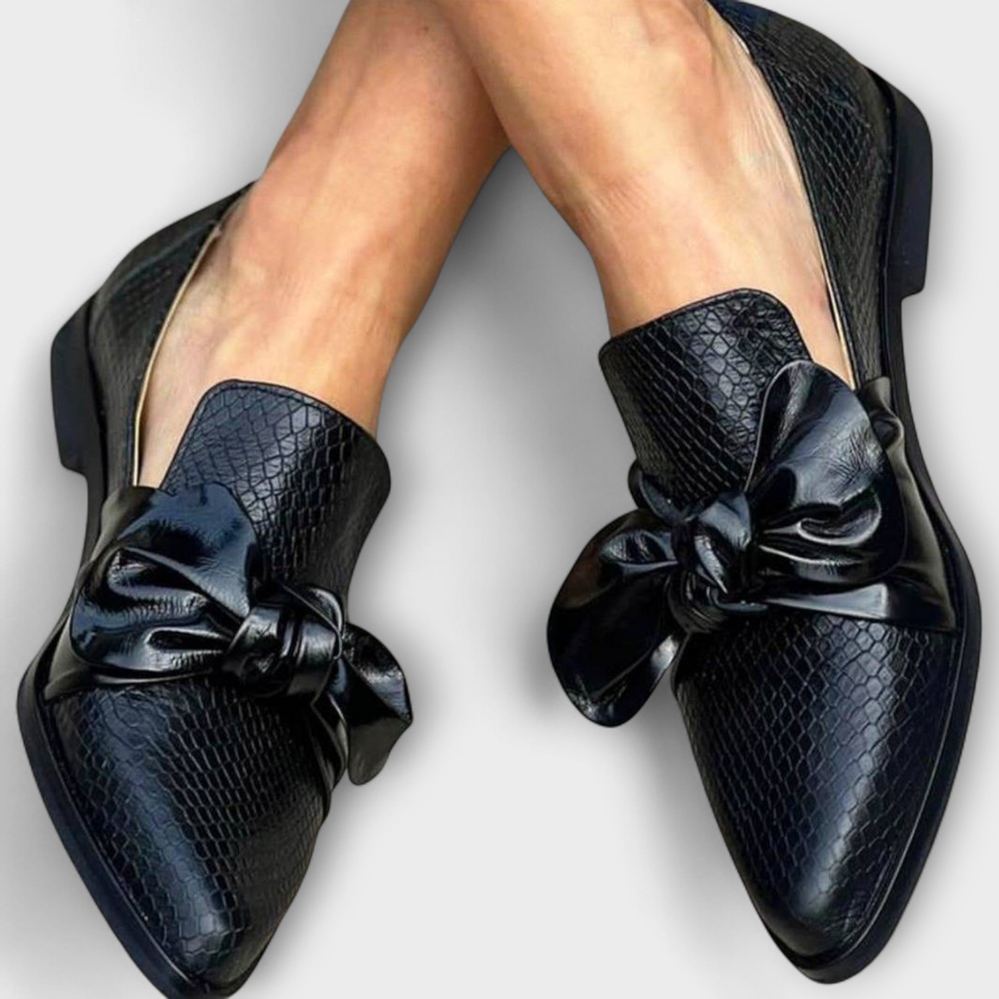 CLAUDIA - LOAFER WITH BOW DETAIL