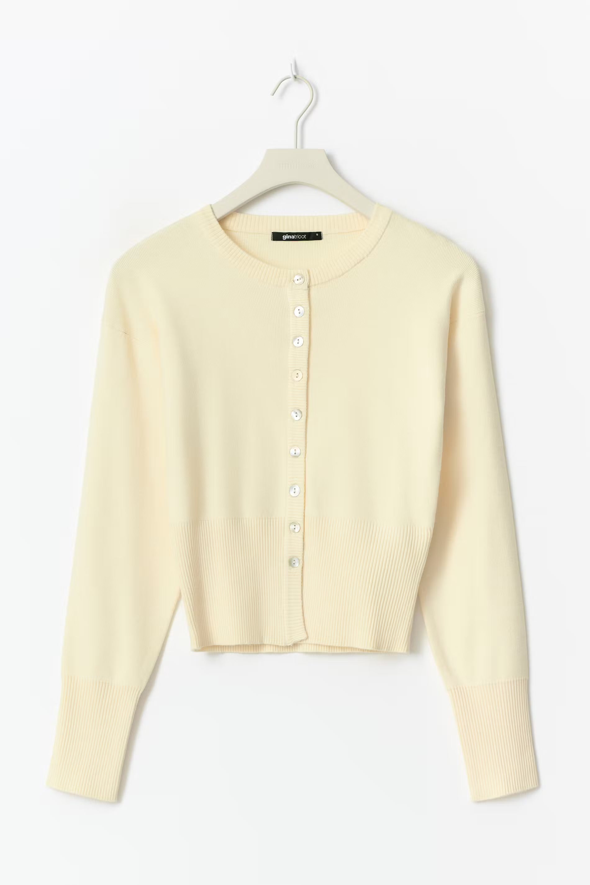 Buttoned Fitted Cardigan