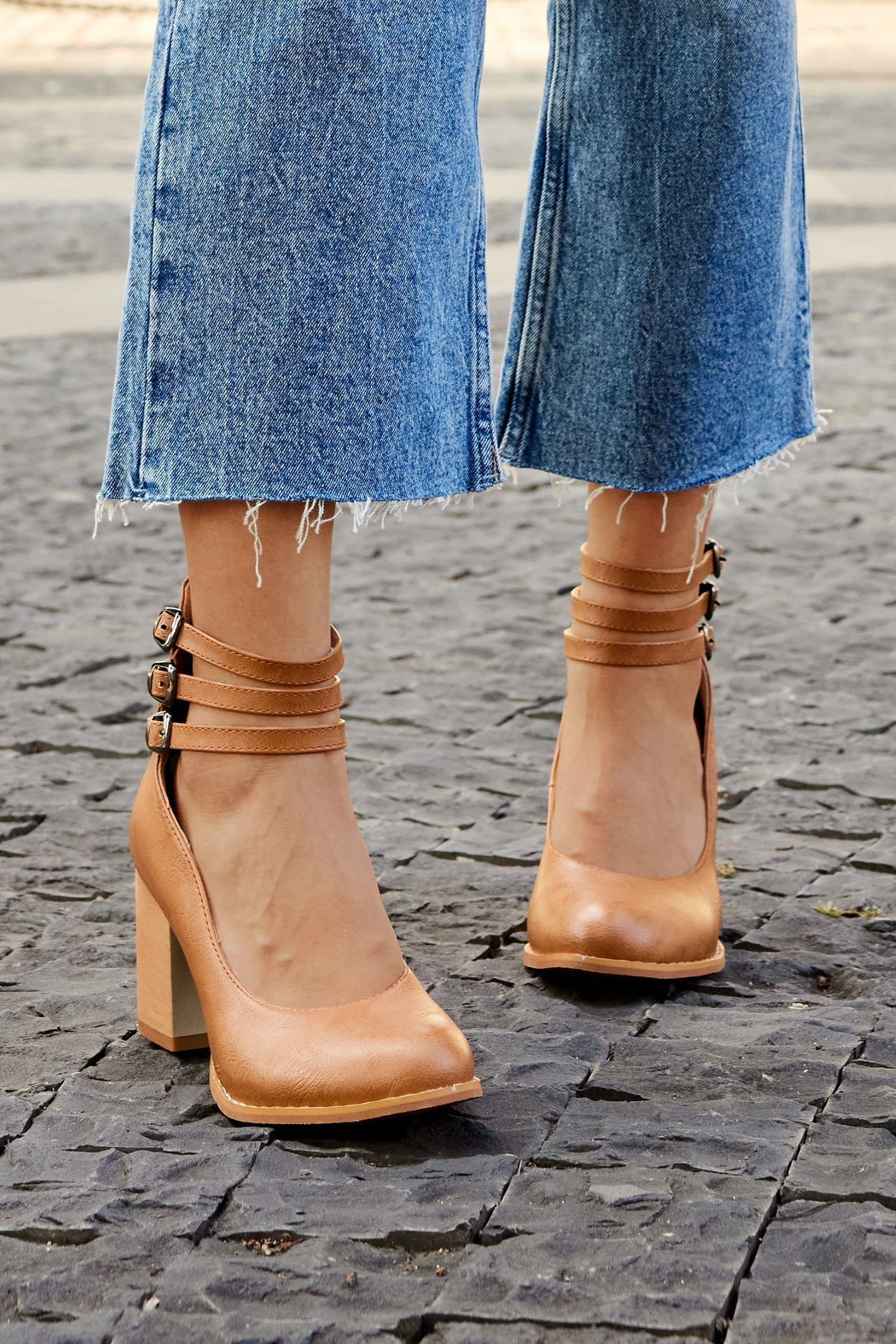 CASILDA - SMOOTH ORTHOPEDIC SANDALS WITH ANKLE STRAP AND THICK HEEL